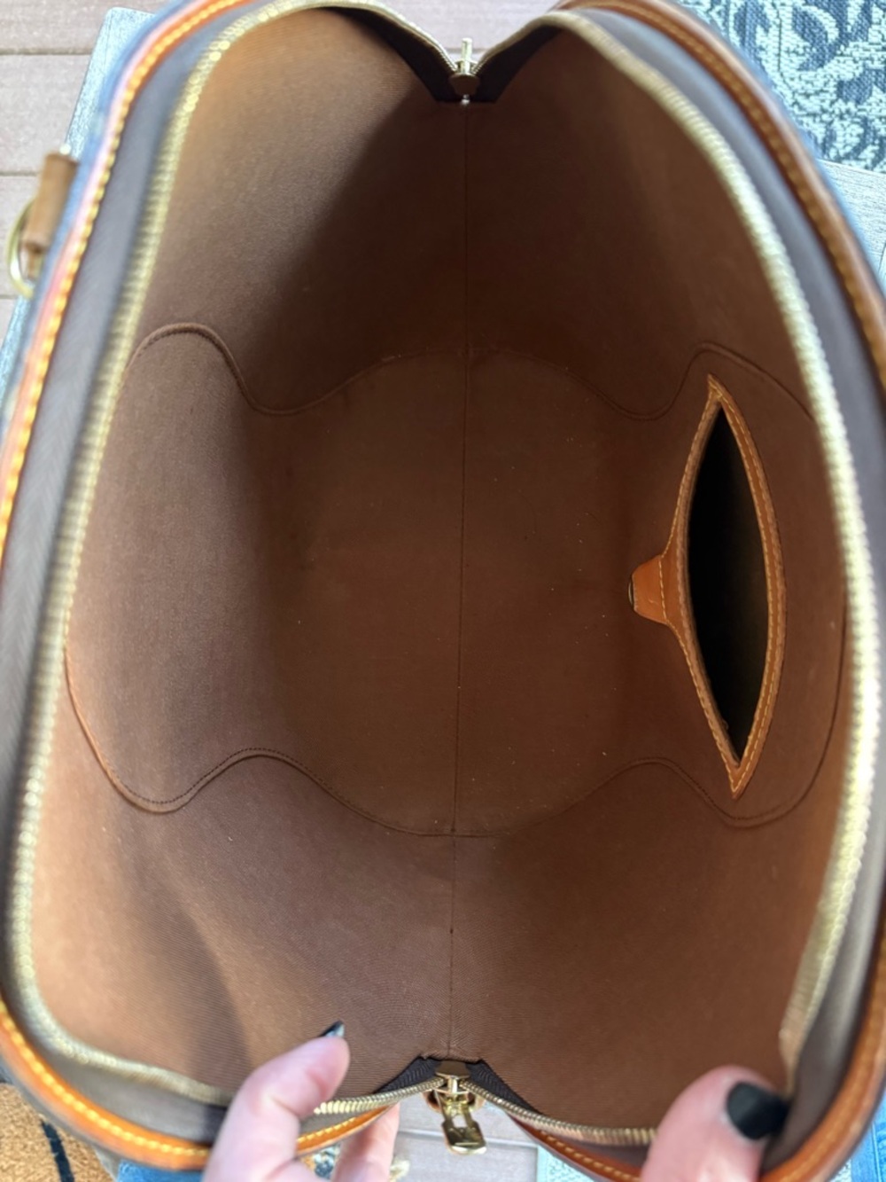 Louis Vuitton Ellipse PM Monogram Canvas Handbag Authentic Clean Interior No Key - Picture 13 of 16